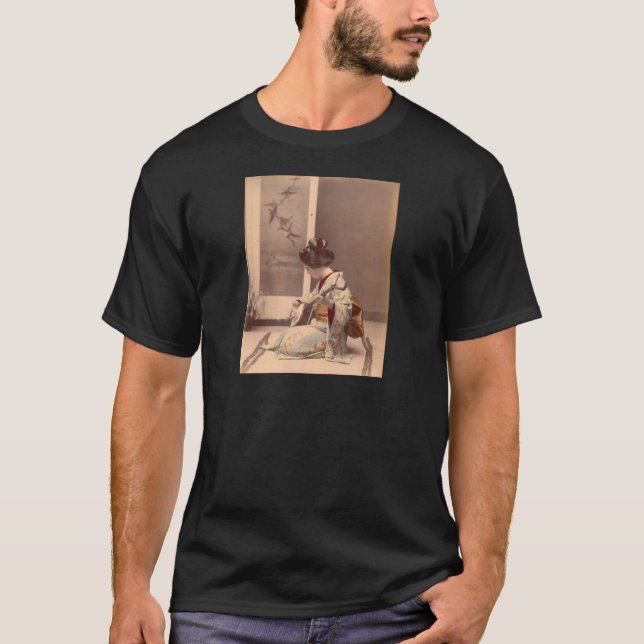Vintage Japanese geisha playing the shamisen T-Shirt (Front)