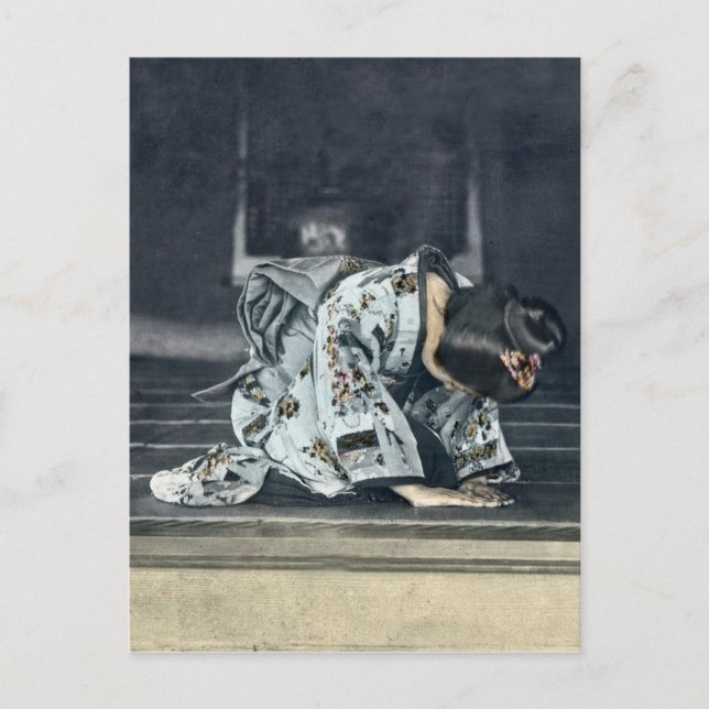 Vintage Japanese Woman Bowing Dogeza Postcard (Front)