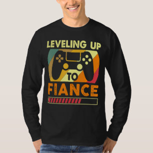 Vintage Levelling Up To Fiance Funny Gamer Engagem T-Shirt
