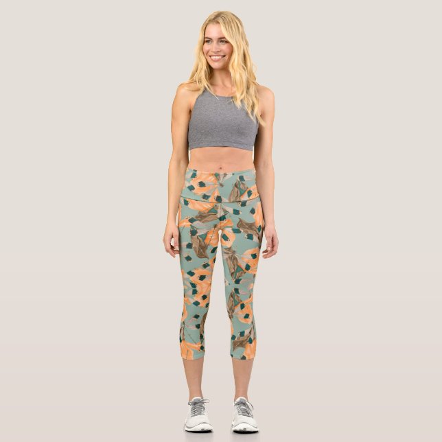 Vintage Moth Pattern Capri Leggings (Front)