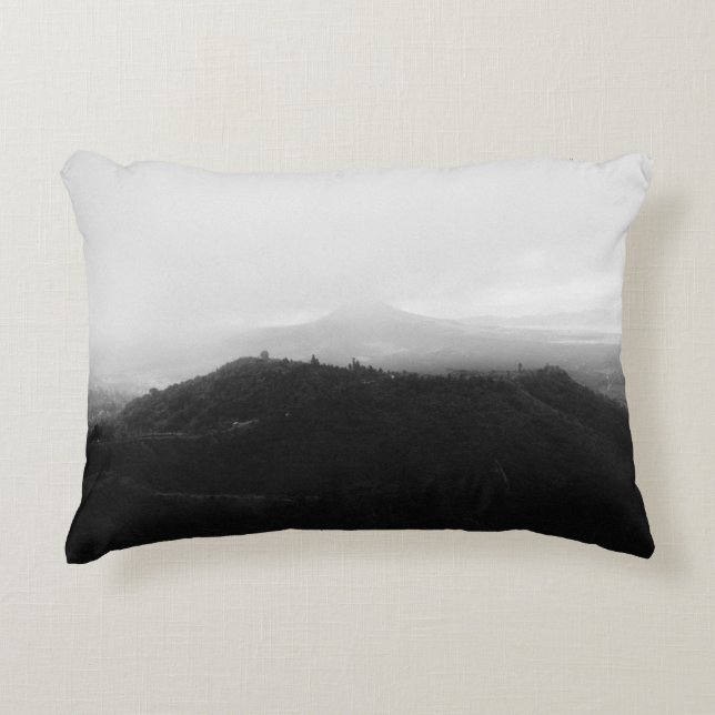 VINTAGE MOUNTAIN LANDSCAPE DECORATIVE CUSHION (Front)