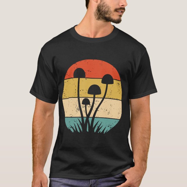 Vintage Mushroom - Retro Mushroom lovers T-Shirt (Front)
