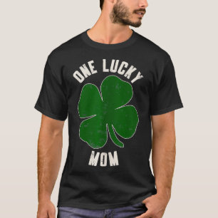 Vintage One Lucky Mum Clover Shamrocks St Patricks T-Shirt