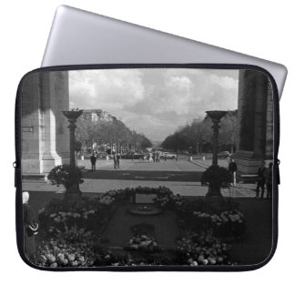 Vintage Paris Triumphal arch Unknown soldier Laptop Sleeve