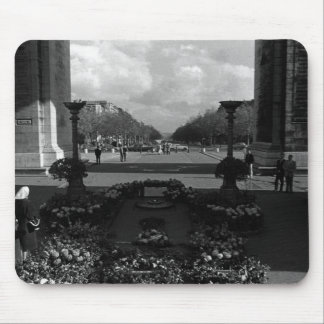 Vintage Paris Triumphal arch Unknown soldier Mouse Mat