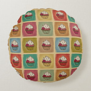 Vintage pattern made of cupcakes round cushion
