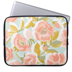 Vintage pattern with blooming rose hips and fruits laptop sleeve
