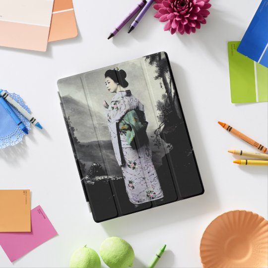 Vintage Photograph: Geisha Girl iPad Cover