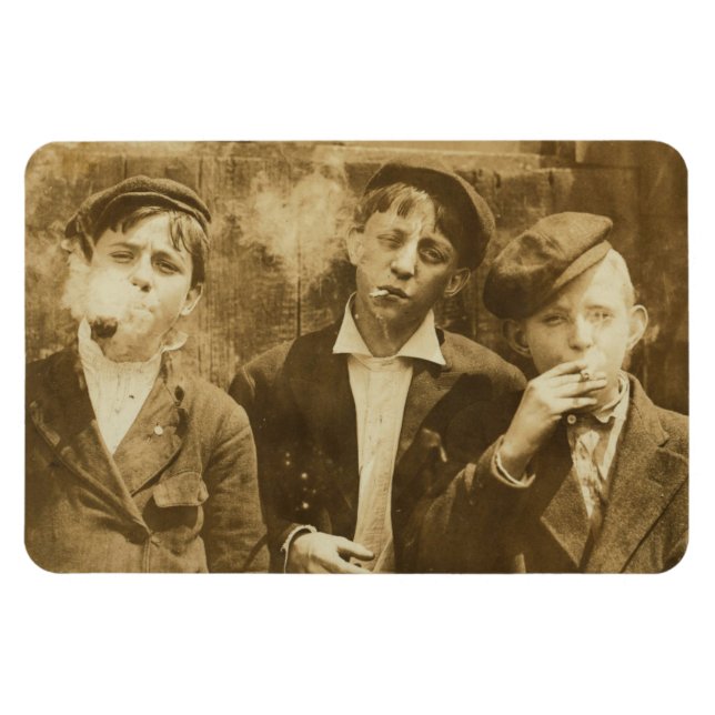 Vintage photograph of newsies smoking cigars magnet (Horizontal)