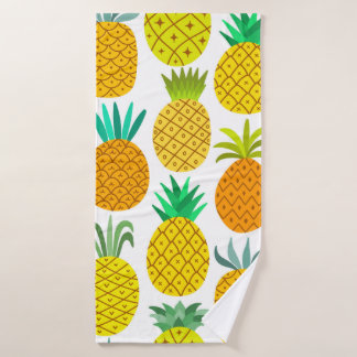 vintage pineapple seamless pattern isolated on whi bath towel