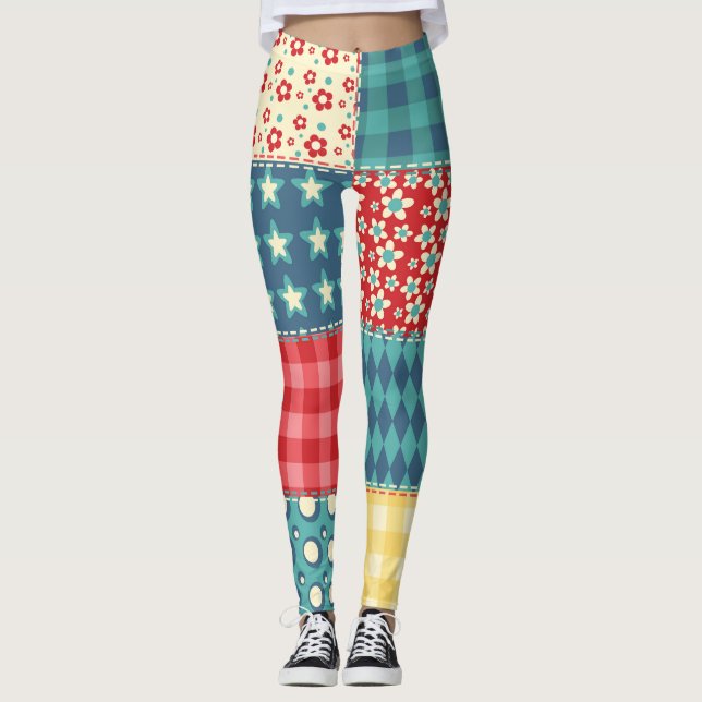 Vintage quilt: patchwork background pattern. leggings (Front)