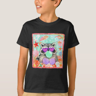 Vintage racoon blowing bubble summer beach girly T-Shirt