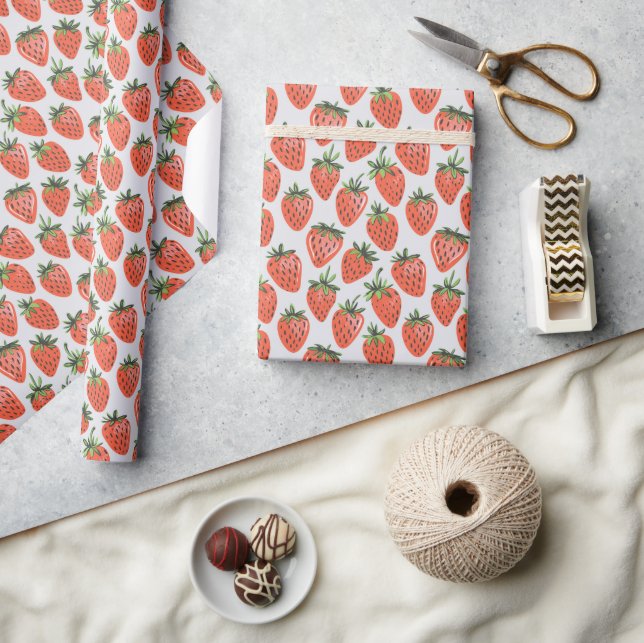 Vintage Red Strawberry Pattern Wrapping Paper (Crafts)