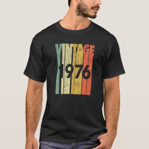 Vintage Retro Born In 1976 Classic Birthday T-Shirt