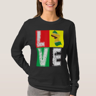 VINTAGE RETRO I LOVE GUYANA FLAG MAP FOR GUYANESE T-Shirt