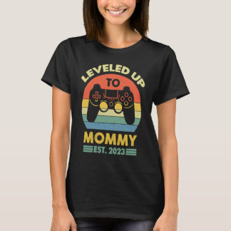 Vintage Retro Leveling Up To Mom 2023 Pregnancy An T-Shirt