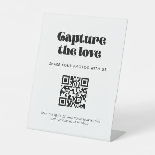 Vintage Retro Script Capture the love Pedestal Sign