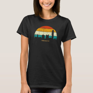 Vintage Retro Style England skyline cityscape Manc T-Shirt