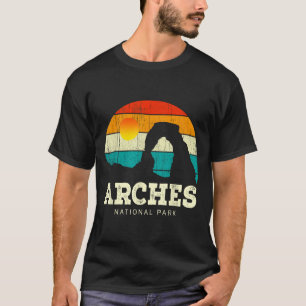 Vintage retro style skyline arches utah arches T-Shirt