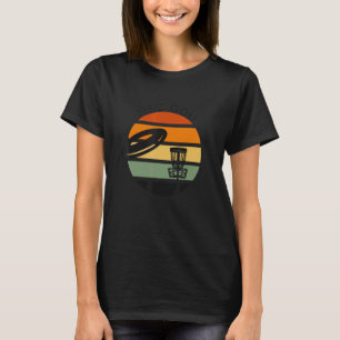 Vintage Retro Sunset Disc Golf Frisbee Golf Golfer T-Shirt