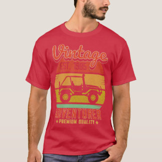 Vintage RetroAdventurer Est 1985 Birthday Gift T-Shirt