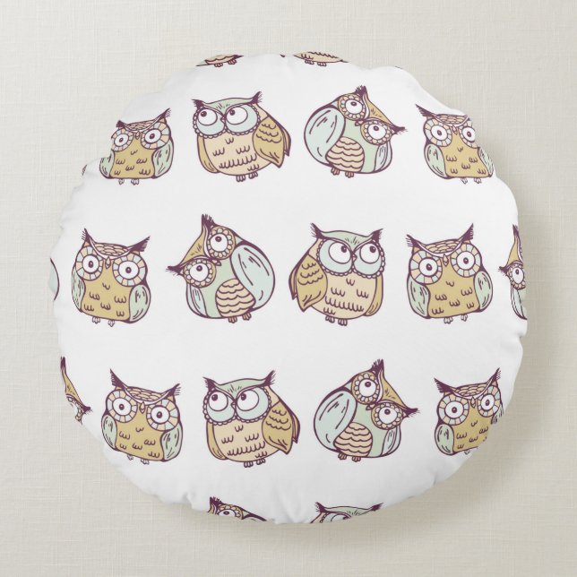 vintage seamless pattern with cute owls round cushion (Front)