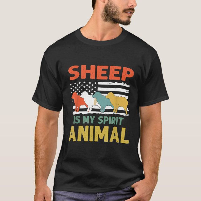 Vintage Sheep Animals Lover American Flag T-Shirt (Front)