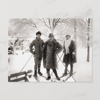 Vintage ski fashion, 1910 postcard