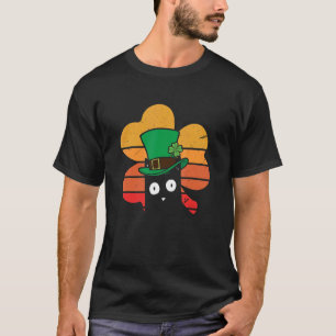 Vintage St Patrick's Day Black Cat Wearing Ivy Ca T-Shirt