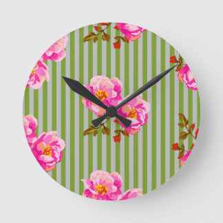 Vintage stripes round clock