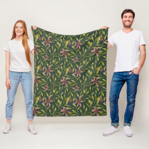 Vintage-style blue color botanical pattern fleece blanket