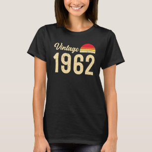 Vintage Style Born In 1962  Retro 60th Birthday T-Shirt