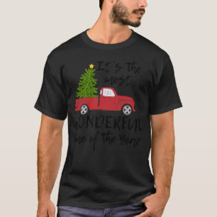 Vintage Style Farm Red Truck with Christmas cool c T-Shirt
