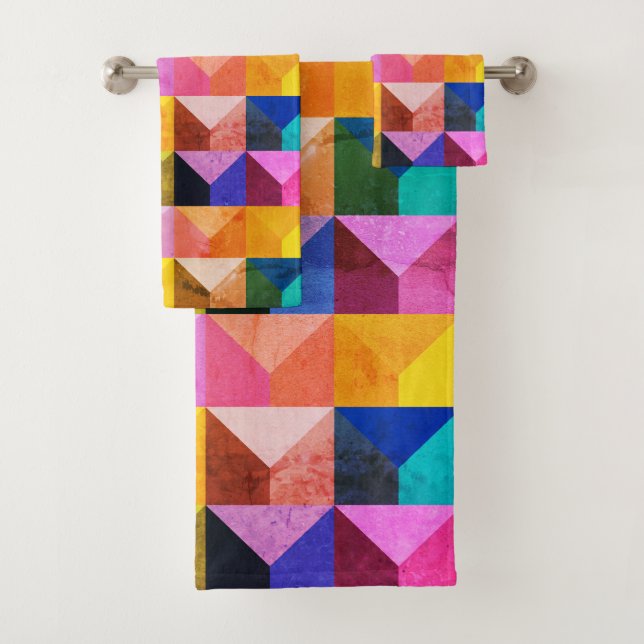 Vintage style, geometric triangle design bath towel set (Insitu)