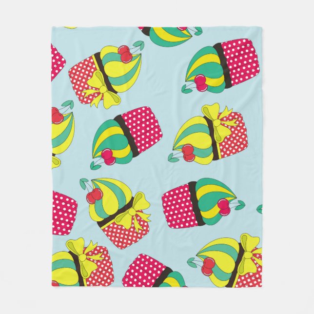 Vintage Sweetness: Quaint Pattern Design Fleece Blanket (Front)