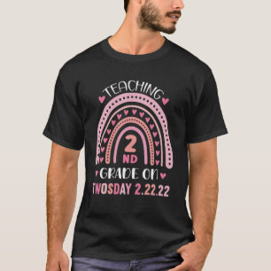 Vintage Teaching 2Nd Grade On Twosday 2-22-22 Febr T-Shirt