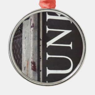 Vintage Tow Truck JUNK SIGN Metal Tree Decoration