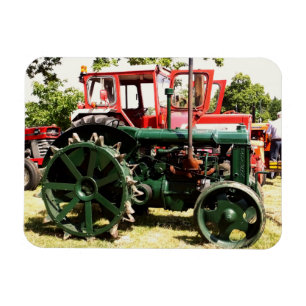 VINTAGE TRACTORS    MAGNET