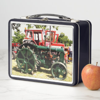 VINTAGE TRACTORS     METAL LUNCH BOX