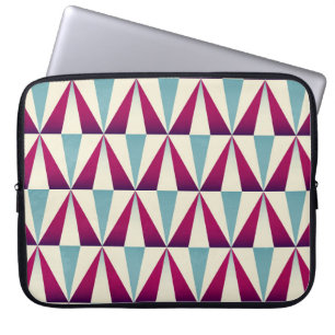 Vintage triangle geometric seamless pattern. laptop sleeve