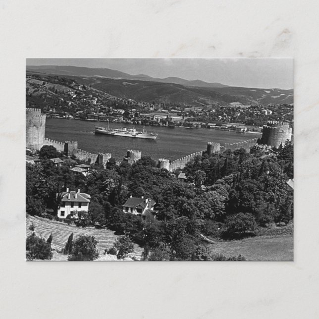 Vintage Turkey Istanbul Bosphorus fortress Postcard (Front)