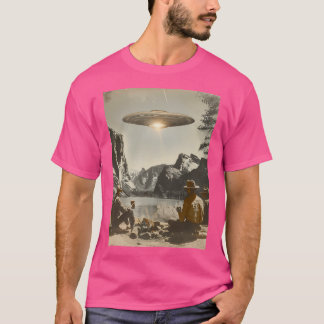 Vintage Ufo National Park Design - Retro Alien Cam T-Shirt