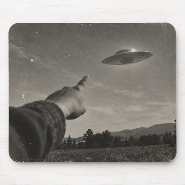 Vintage UFO Sighting Mouse Mat (Front)