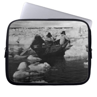 Vintage USA Alaska Eskimo hunters Case-Mate iPhone Laptop Sleeve