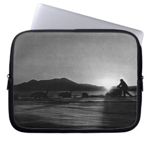 Vintage USA Alaska Midnight sun mushing Case-Mate  Laptop Sleeve