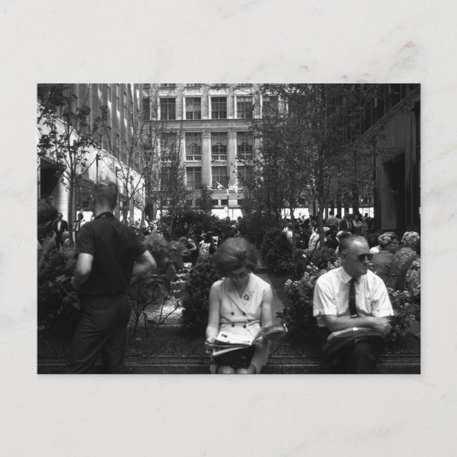 Vintage USA New York Rockefeller Centre Postcard (Front)