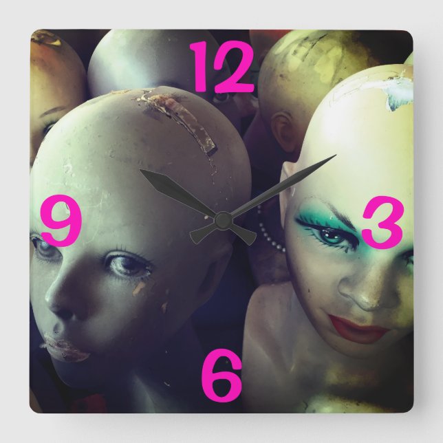 VINTAGE WOMEN MANNEQUIN FACES HEADS SQUARE WALL CLOCK (Front)