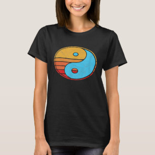Vintage Yin Yang 80s Minimalist Sun Surf Vibe Grap T-Shirt