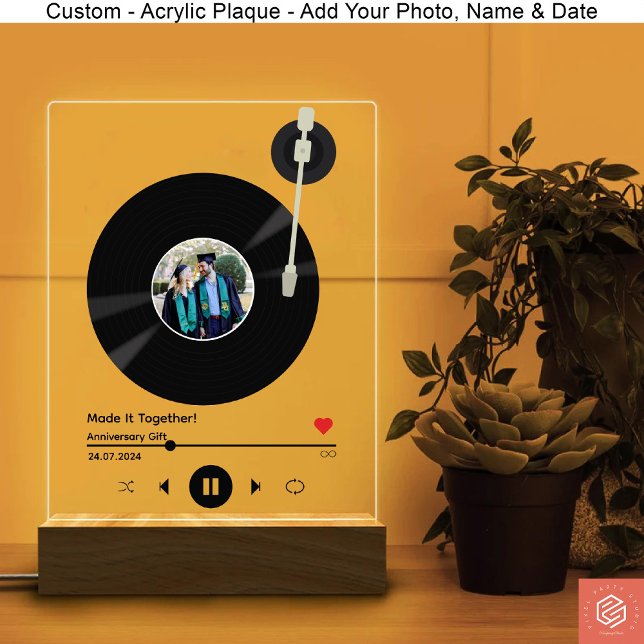 Vinyl Record with Photo Wedding Anniversary Acrylic Sign (Custom Vinyl Record Acrylic Plaque with Photo for Wedding Anniversary.)