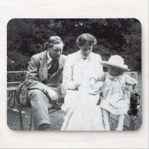 Virginia Woolf with Clive and Julian Bell, 1910 Mouse Mat